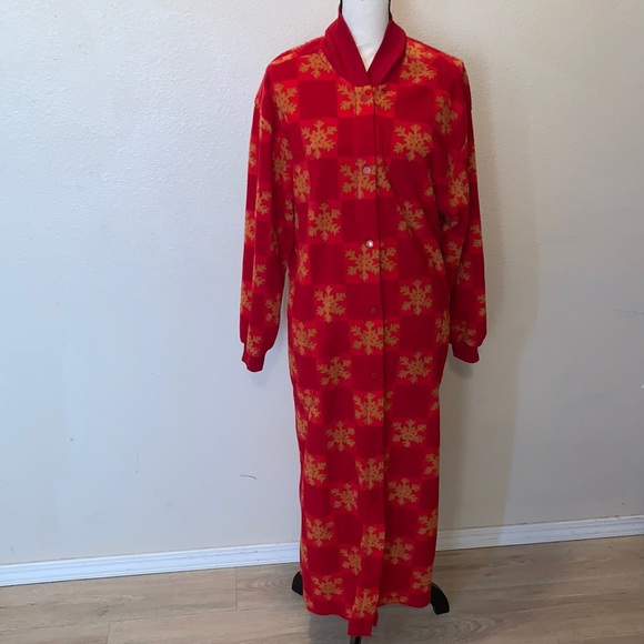 Red with gold Christmas snow flakes pockets button Down robe - Picture 1 of 8